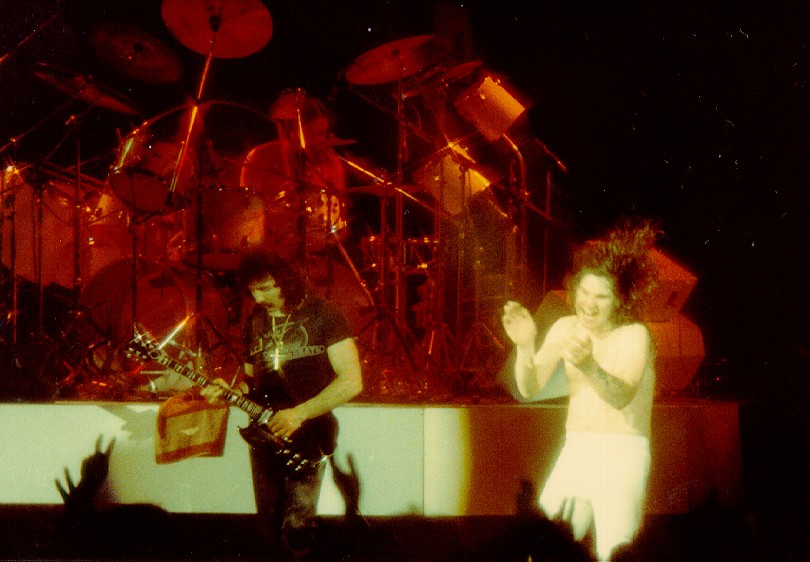 Online – Die! Never Tour Say Black Sabbath